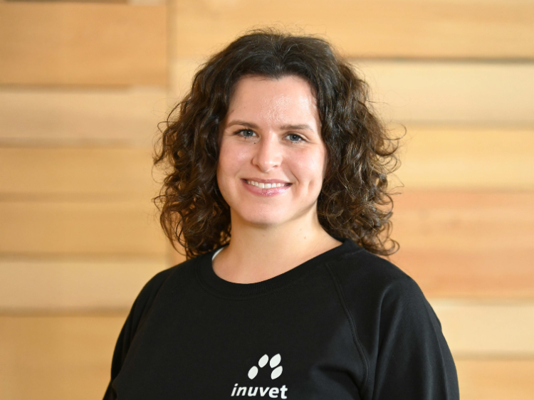 Portrait von Tierärztin Frauke Bünsow