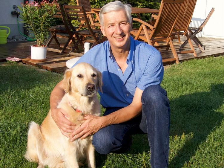 Ralf Müller mit Hund. 